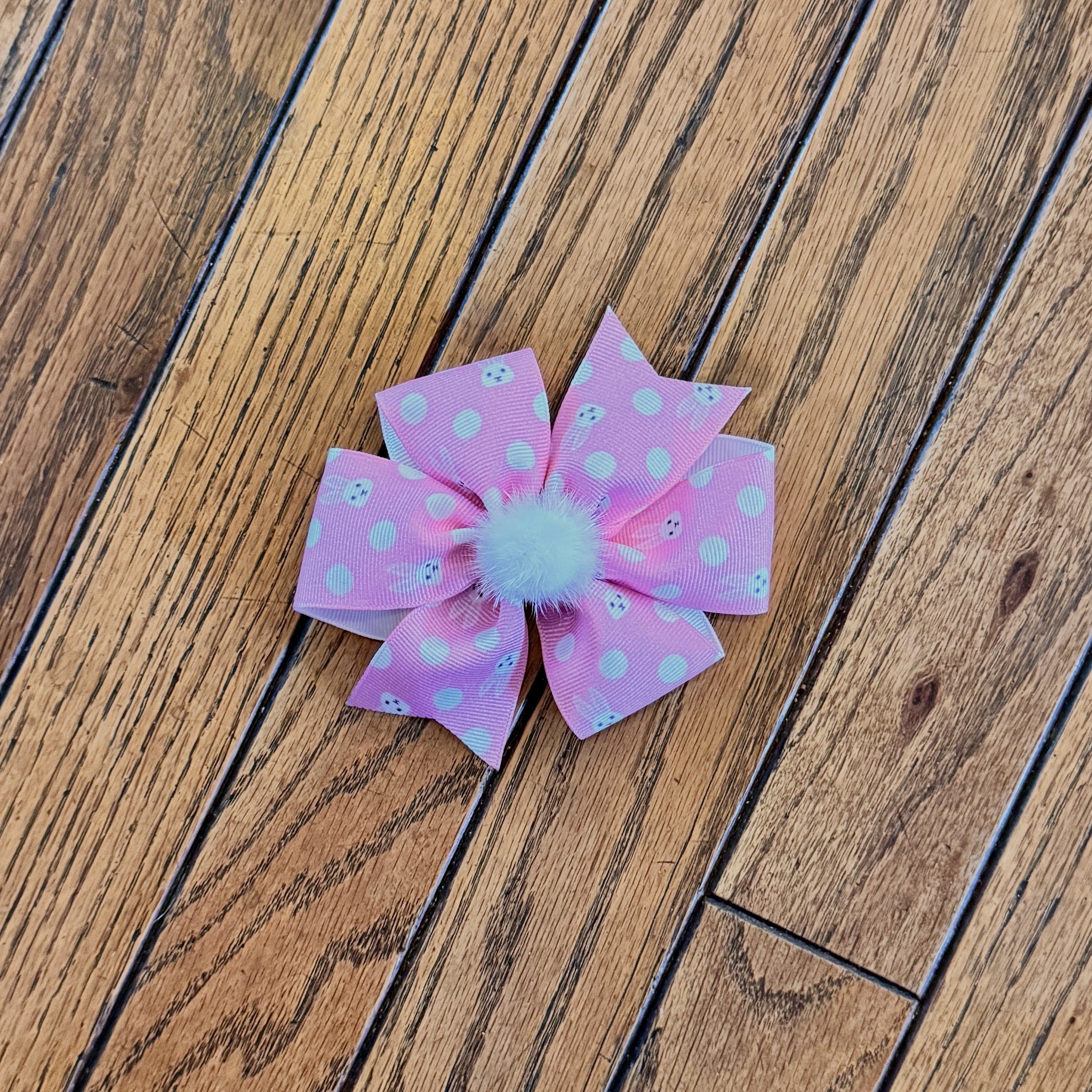 Basic Bunny Pinwheel Bow