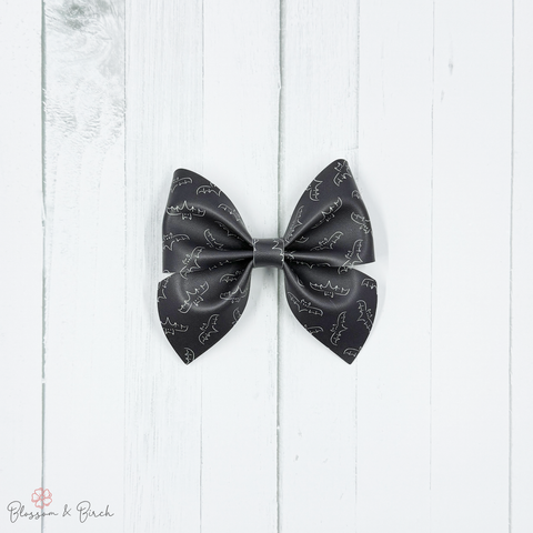 Batty Amelia Bow