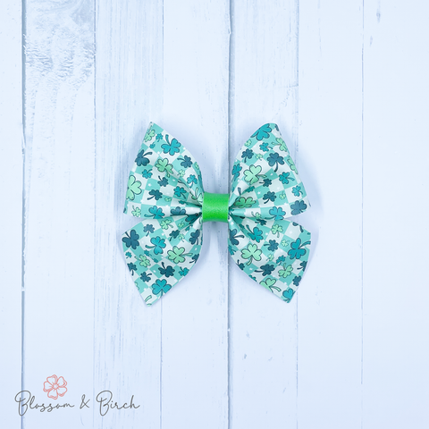 Checkered Shamrocks Amelia Bow