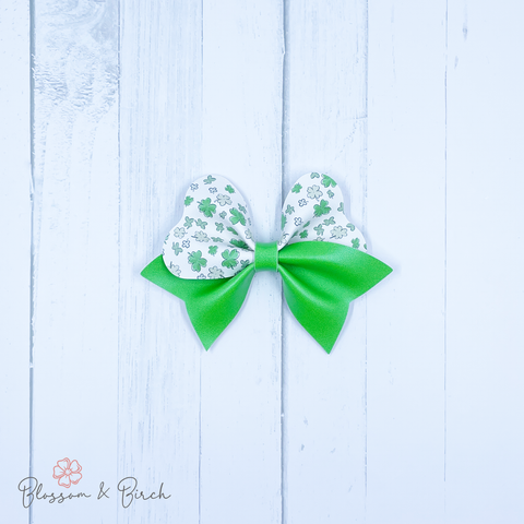 Doodle Shamrocks Magnolia Bow